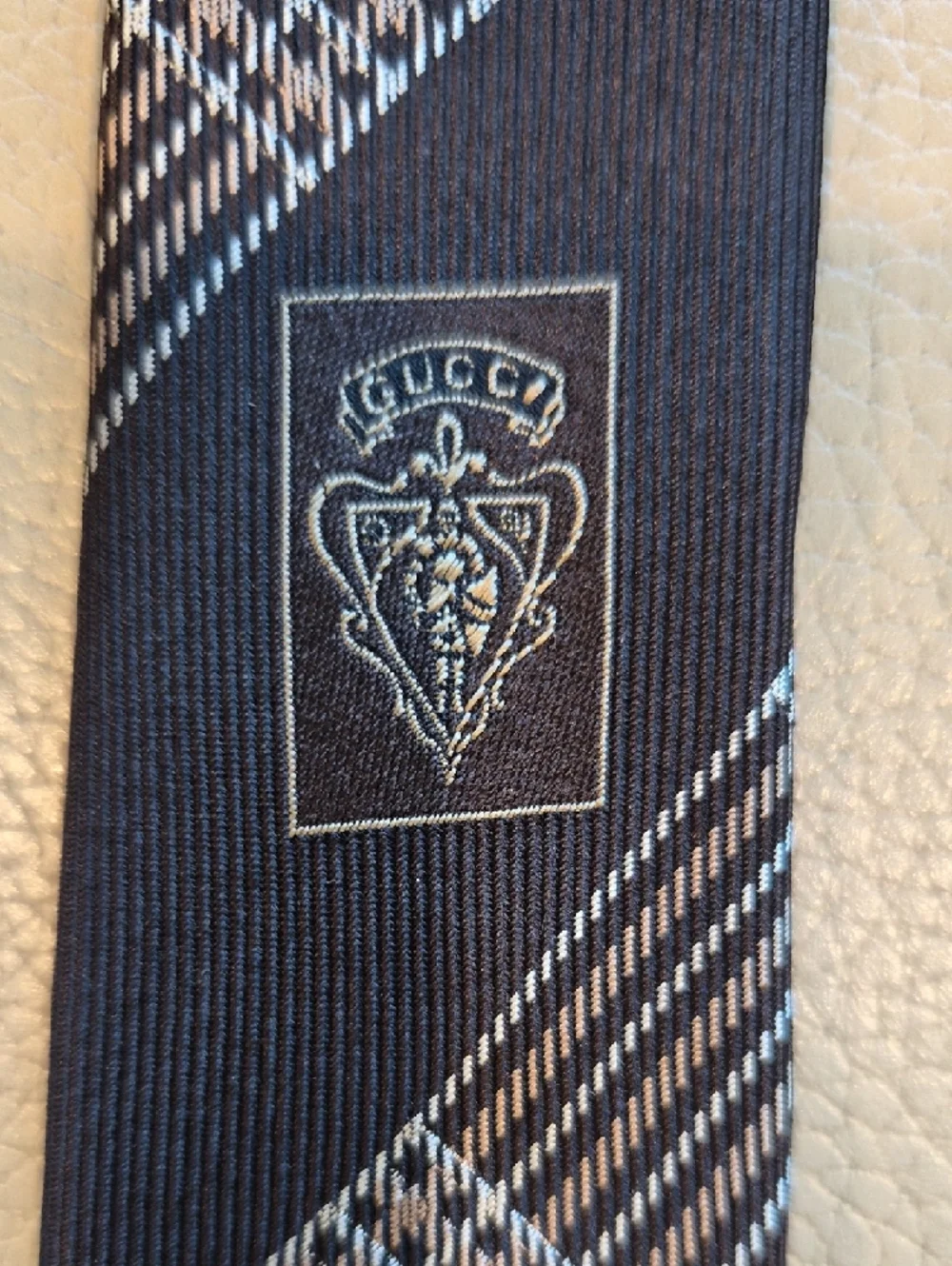 Gucci men silk
